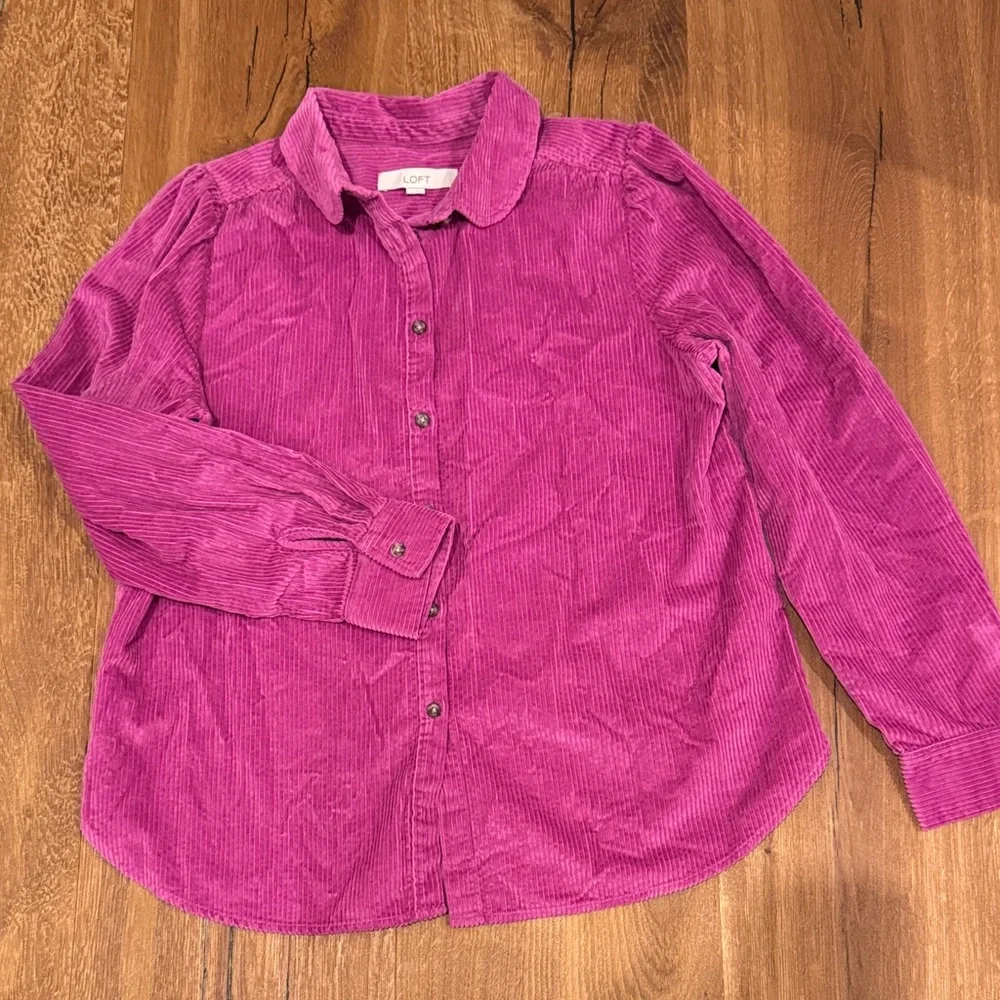 LOFT Pink Corduroy Shirt Ruched Shoulder Size M - Picture 2 of 4